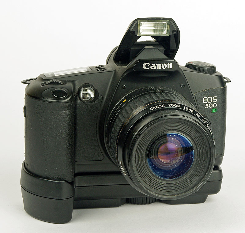 Câmera analógica SLR Canon EOS 500N 35-80mm Kit